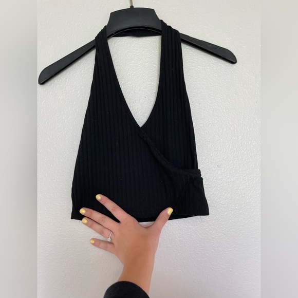 Assorted Cropped Tank Tops - Picture 4 of 5